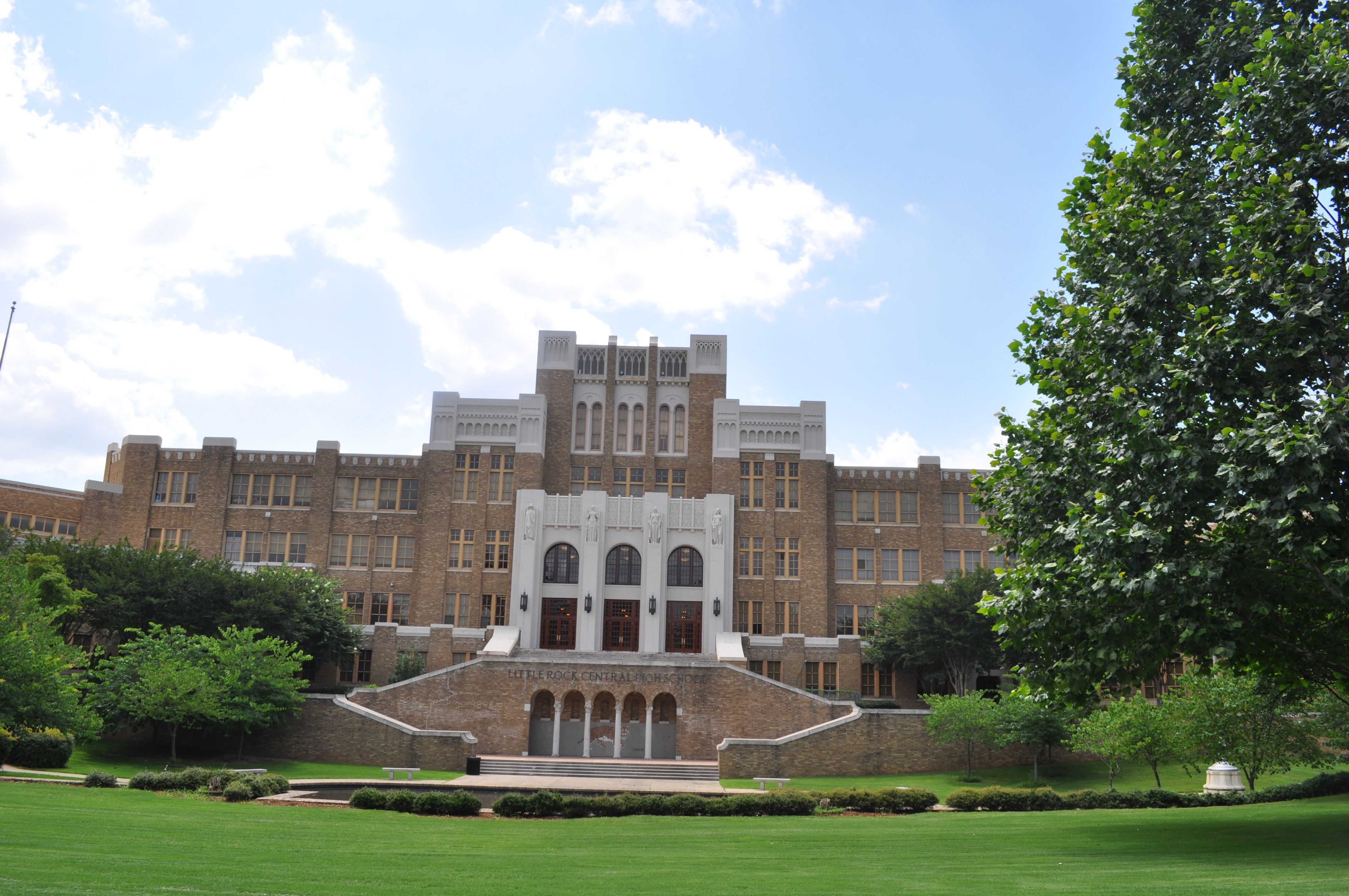 Grant Awarded to Restore Central High Exterior Features)